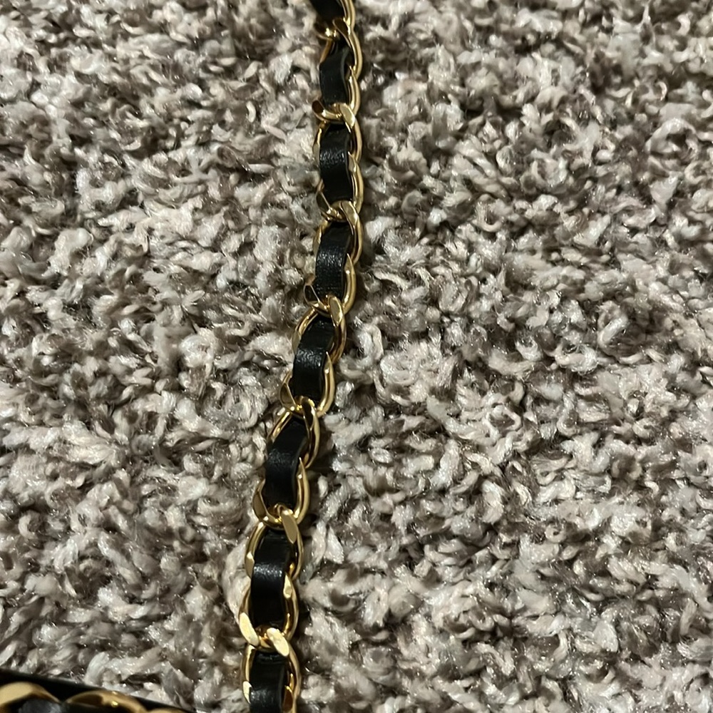 Authentic vintage Chanel sunglasses with leather gold chain - Picture 12 of 12